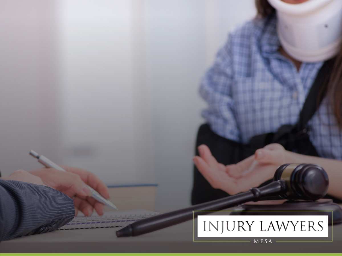 Personal injury lawyer helping a girl that suffered from an accident in Mesa, AZ